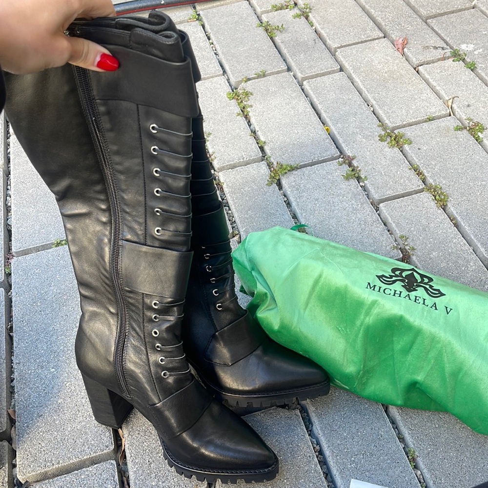 KNEE HIGH DESIGNER BOOTS